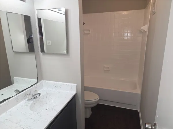 $1,225 | 7200 West T C Jester Boulevard, Unit 1401, Houston, TX 77088