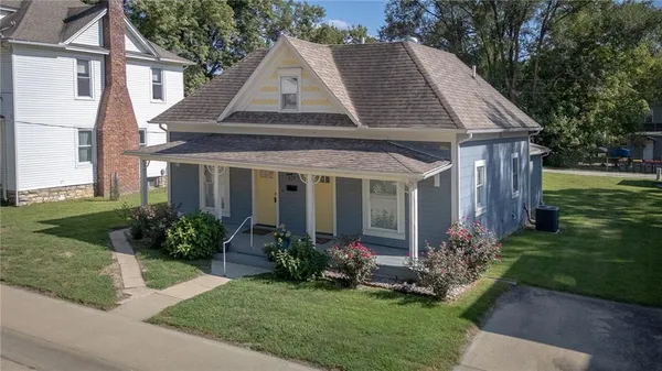 $200,000 | 427 Benton Avenue, Excelsior Springs, MO 64024