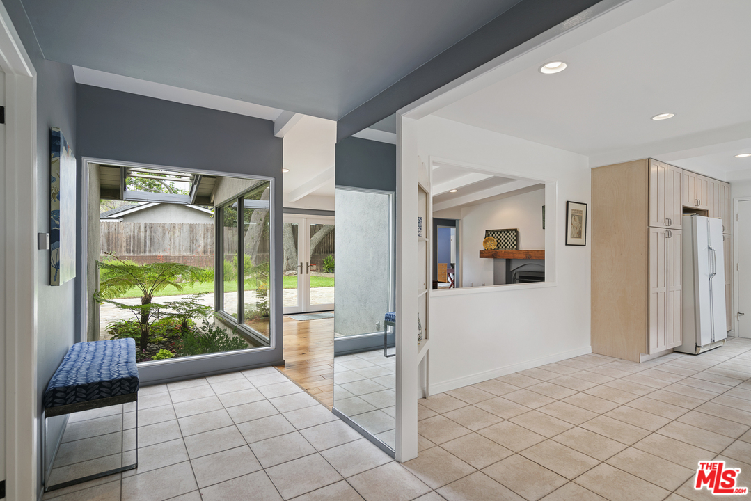 30611 Sicomoro Drive Malibu, CA 90265 - Photo 2 of 29