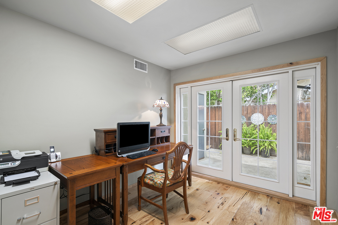 30611 Sicomoro Drive Malibu, CA 90265 - Photo 11 of 29