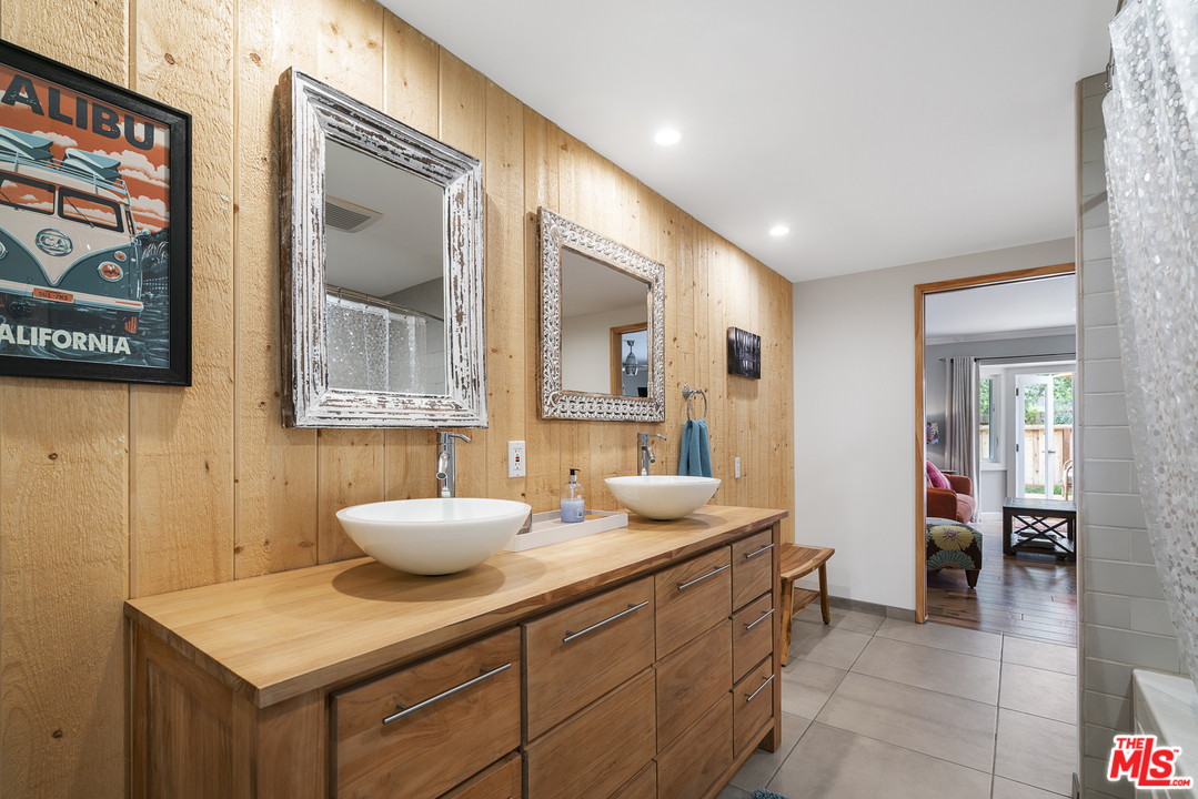 30611 Sicomoro Drive Malibu, CA 90265 - Photo 21 of 29