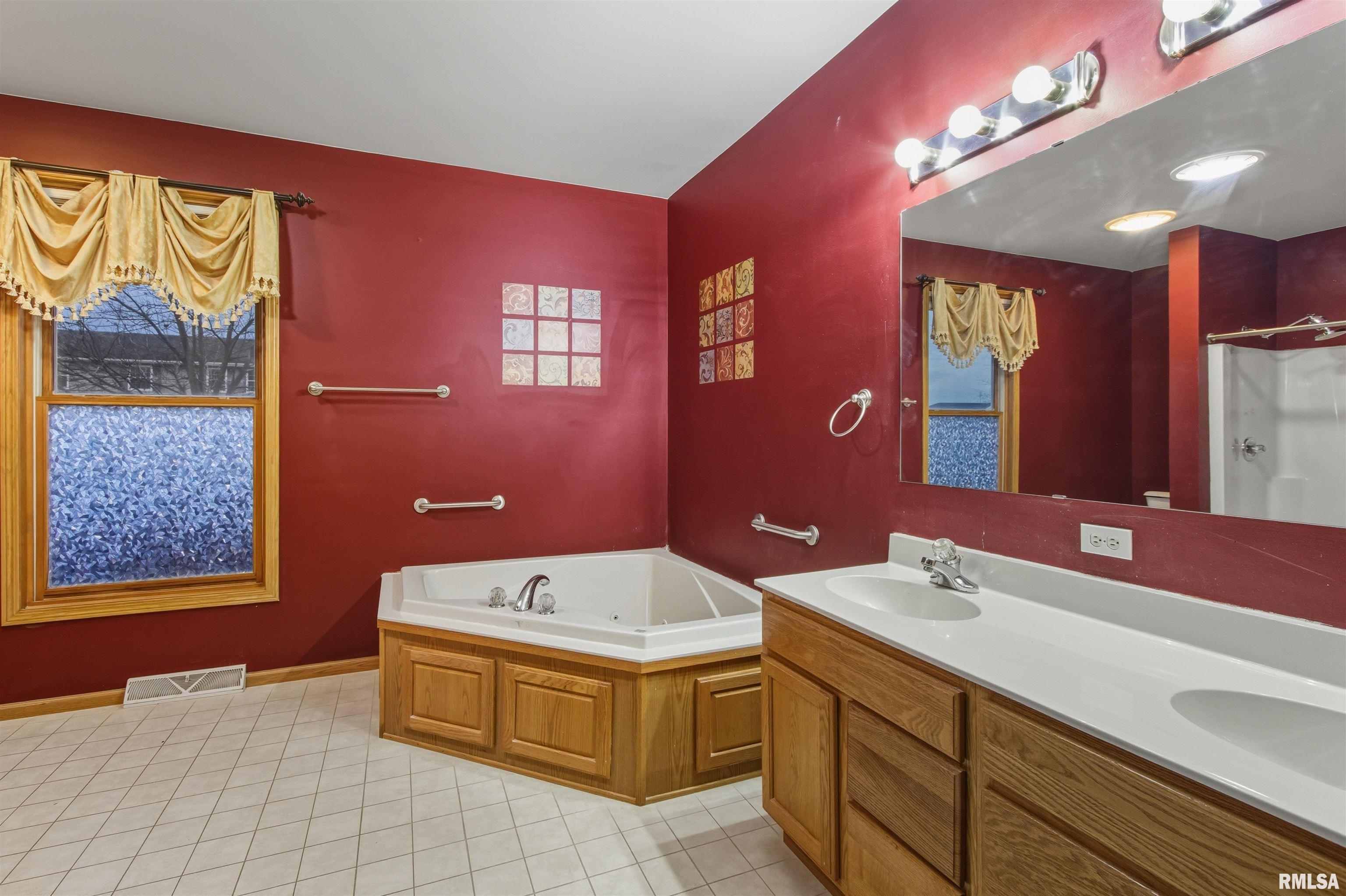 1218 Joseph Street Macomb, IL 61455 - Photo 13 of 41