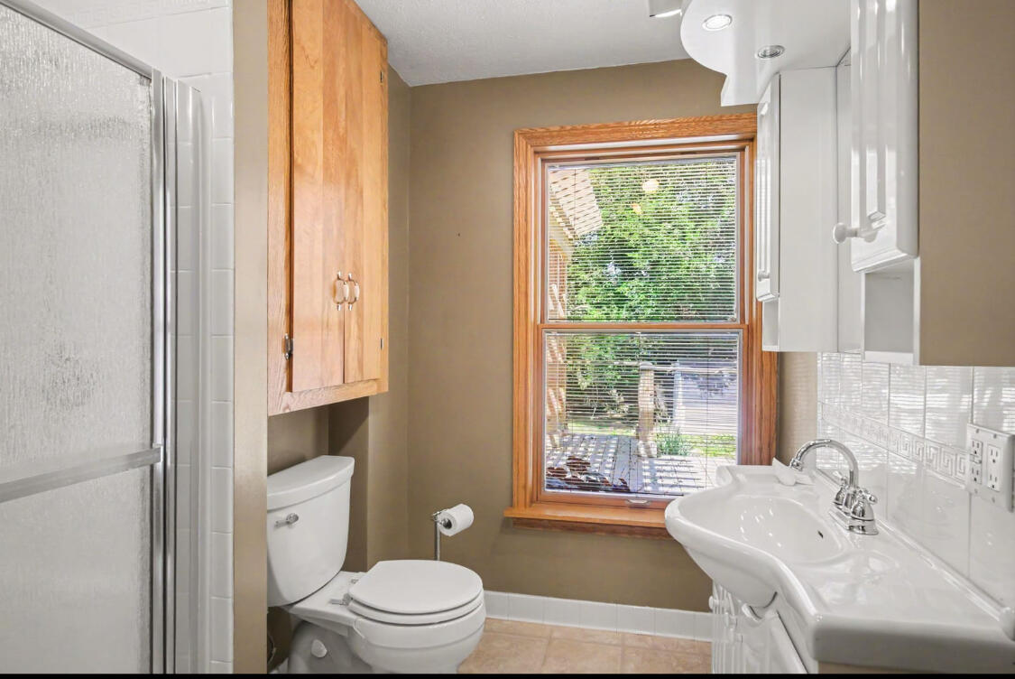 1017 Pearl Street Belding, MI 48809 - Photo 19 of 30 IMG_6918