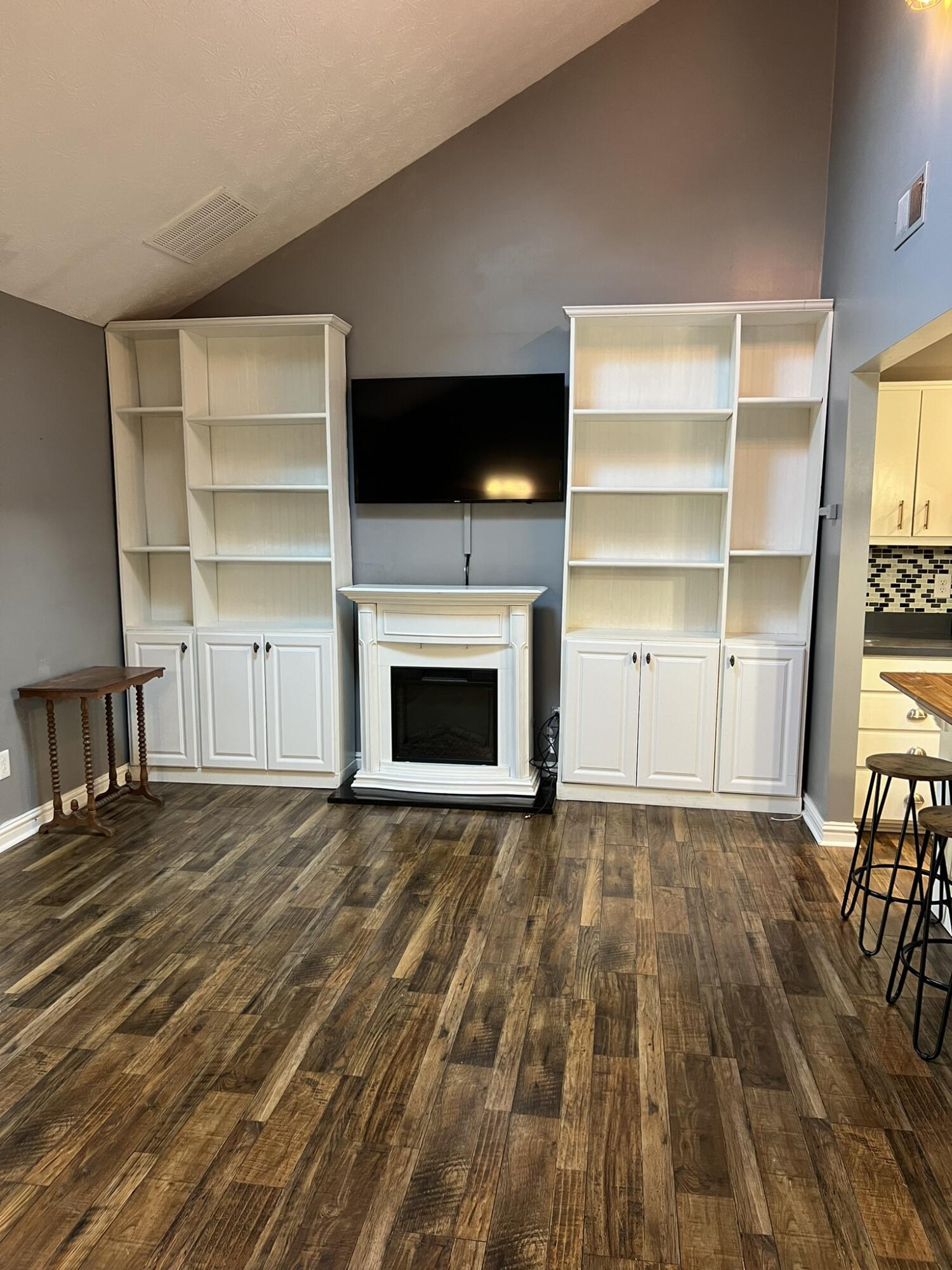 164 Woodgate Road Frankfort, KY 40601 - Photo 6 of 23 Living Room