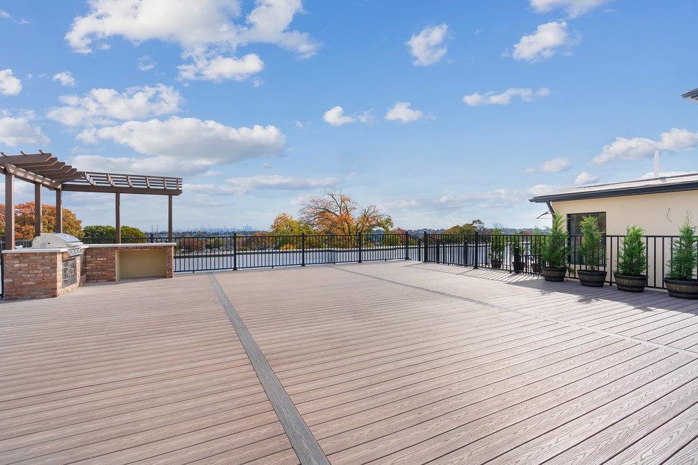 527 Union Avenue, Unit 1D Belleville, NJ 07109 - Photo 15 of 17 a view of a terrace