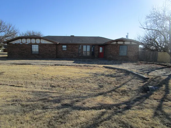 $190,000 | 601 Alamo Street, Claude, TX 79019
