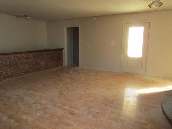 $190,000 | 601 Alamo Street, Claude, TX 79019