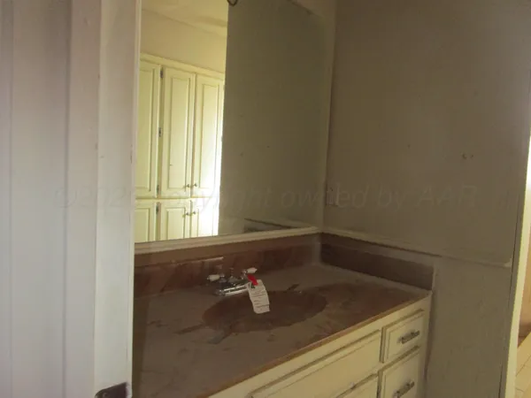 $190,000 | 601 Alamo Street, Claude, TX 79019