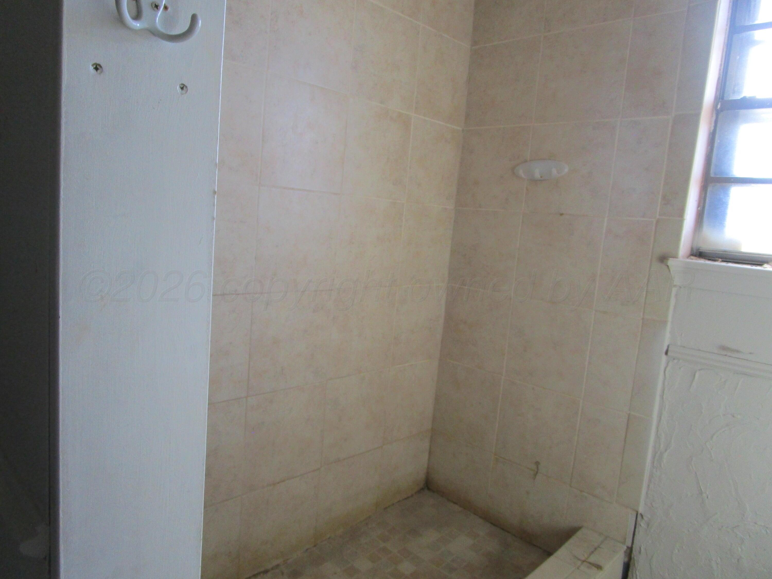 601 Alamo Street Claude, TX 79019 - Photo 23 of 30 close up of a white marble wall
