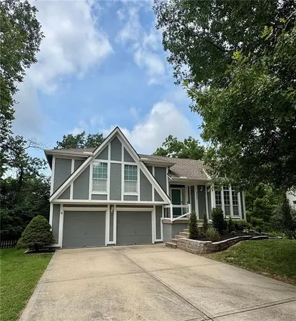 $400,000 | 4904 Rosehill Drive, Shawnee, KS 66216