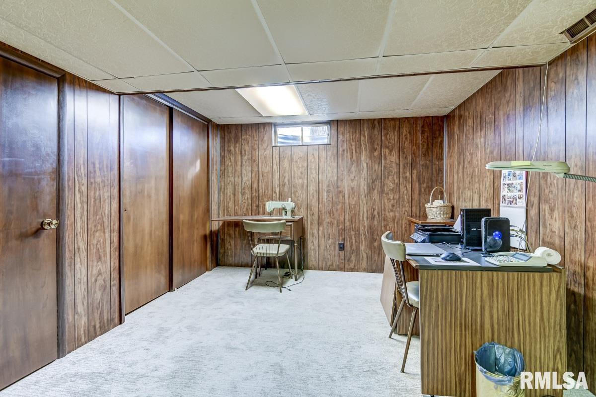 1124 Interlacken Road Springfield, IL 62704 - Photo 36 of 40