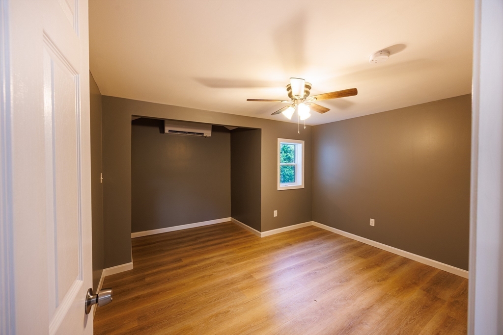 8 Freeman Avenue Webster, MA 01570 - Photo 12 of 24