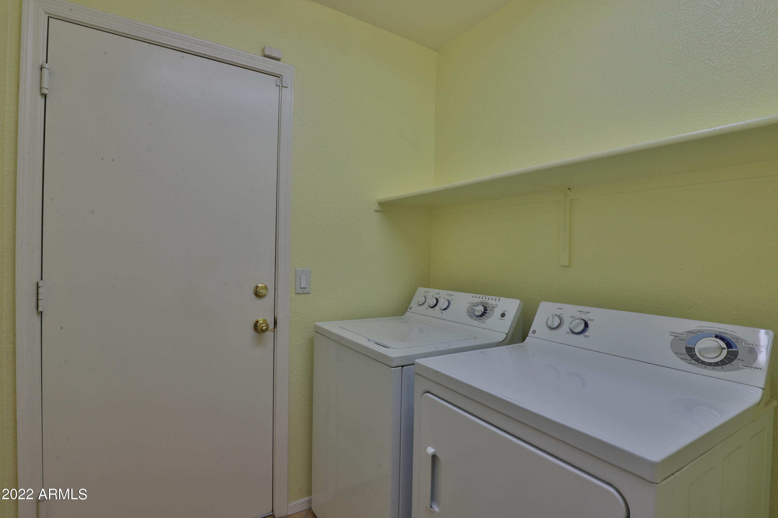 4013 East Ironhorse Road Gilbert, AZ 85297 - Photo 11 of 24 Laundry
