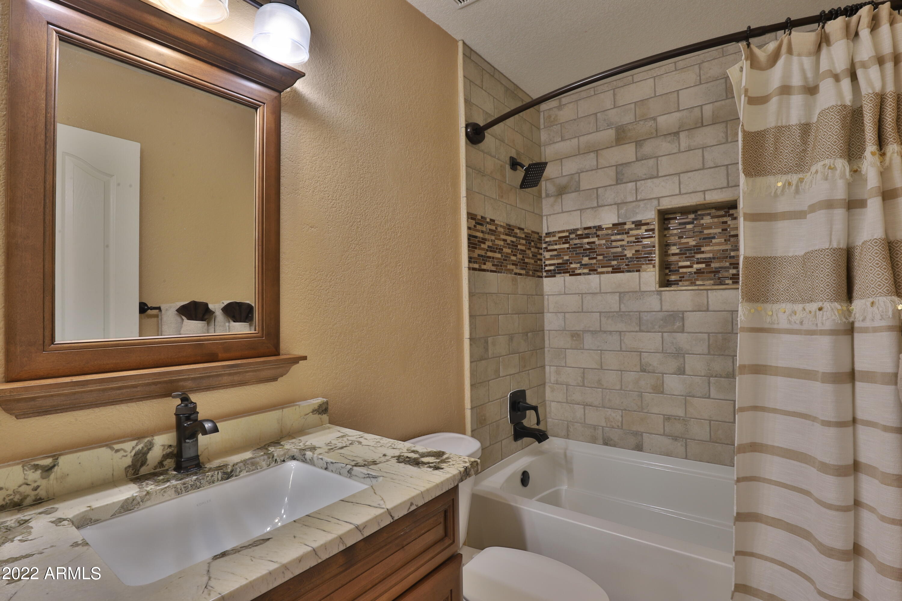 4013 East Ironhorse Road Gilbert, AZ 85297 - Photo 12 of 24 Hall bathroom