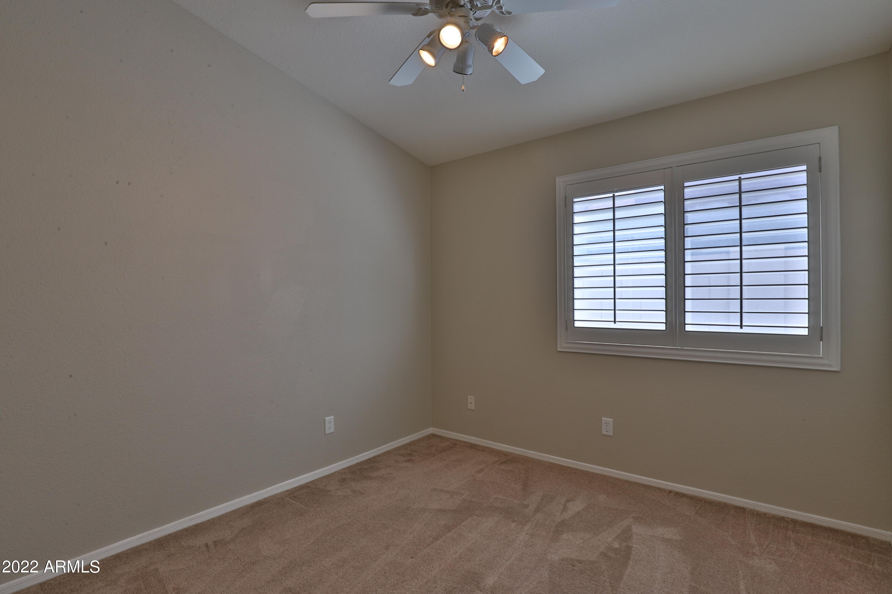 4013 East Ironhorse Road Gilbert, AZ 85297 - Photo 14 of 24 2nd bedroom