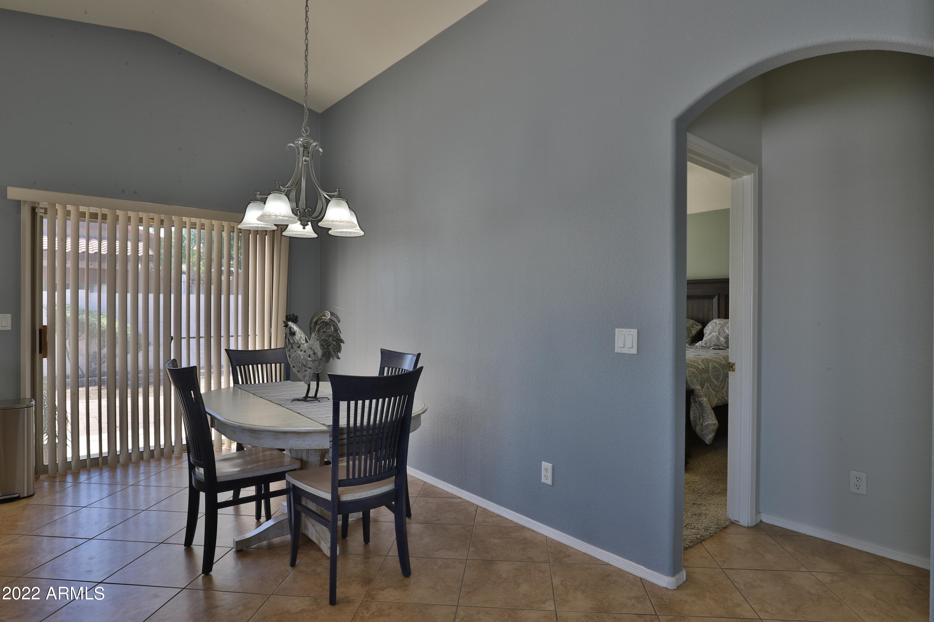 4013 East Ironhorse Road Gilbert, AZ 85297 - Photo 9 of 24 Dining area