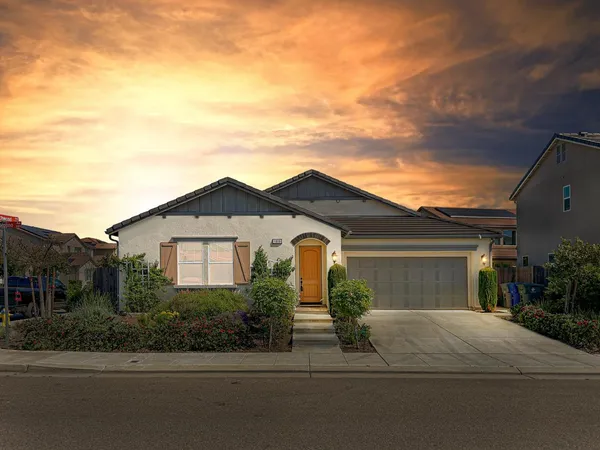 $525,000 | 1009 El Molino Avenue, Clovis, CA 93619