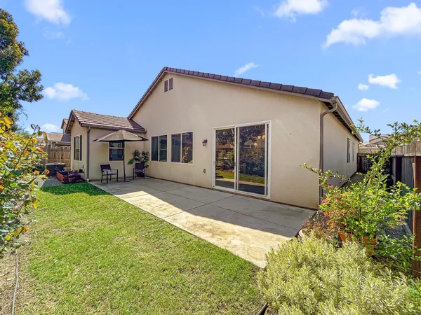 $525,000 | 1009 El Molino Avenue, Clovis, CA 93619