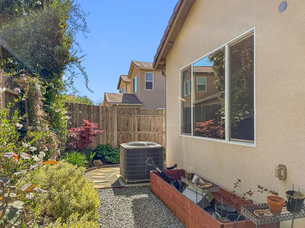 $525,000 | 1009 El Molino Avenue, Clovis, CA 93619