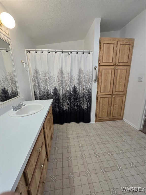 1545 East El Rodeo Road, Unit 23 Fort Mohave, AZ 86426 - Photo 8 of 18 Bathroom
