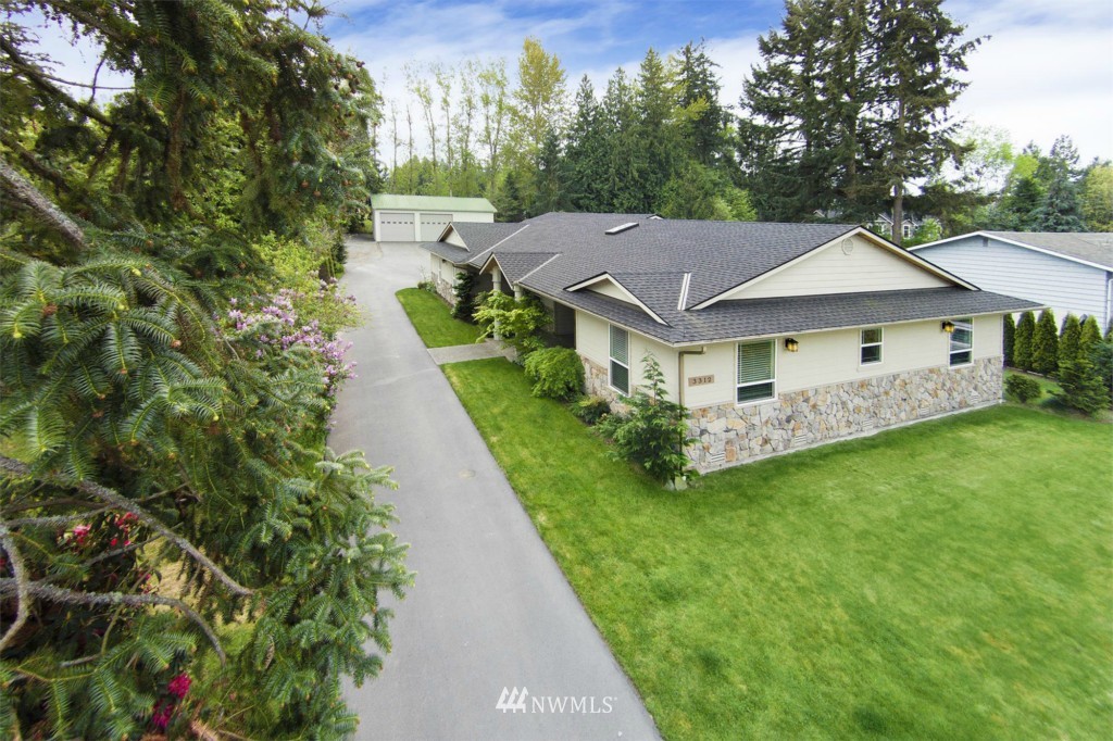 3312 Russet Road Brier, WA 98036 - Photo 1 of 25 Gallery Image 1