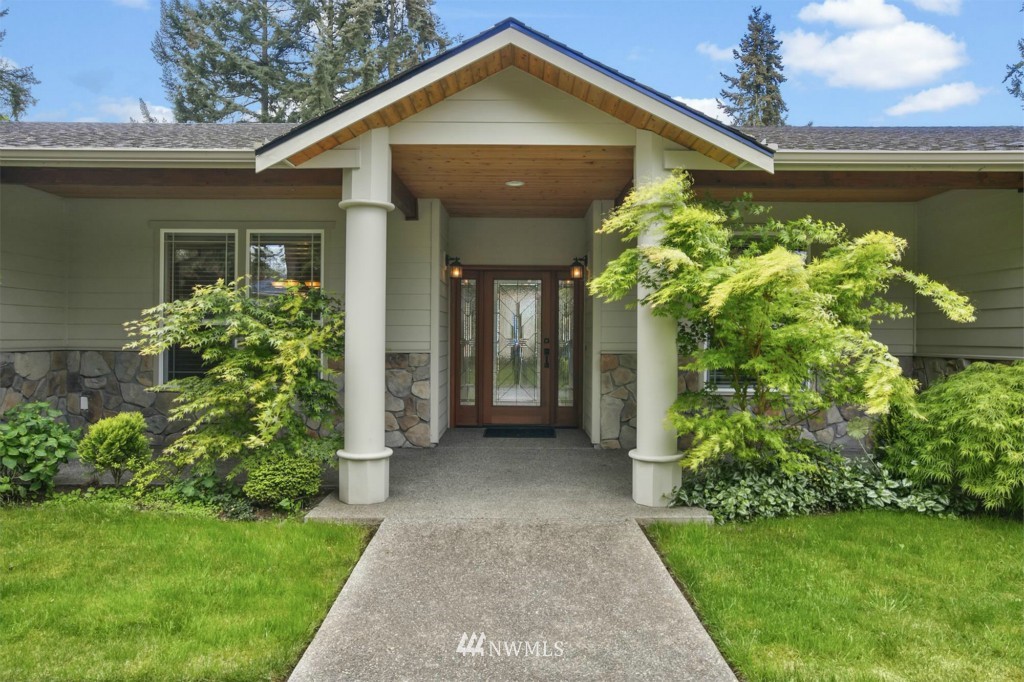 3312 Russet Road Brier, WA 98036 - Photo 4 of 25 Gallery Image 4