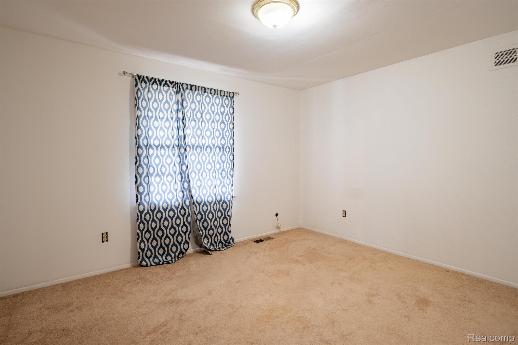 20960 Harvard Road Southfield, MI 48076 - Photo 24 of 40