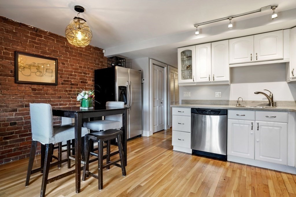 68 Russell Street, Unit 1 Boston, MA 02129 - Photo 3 of 10