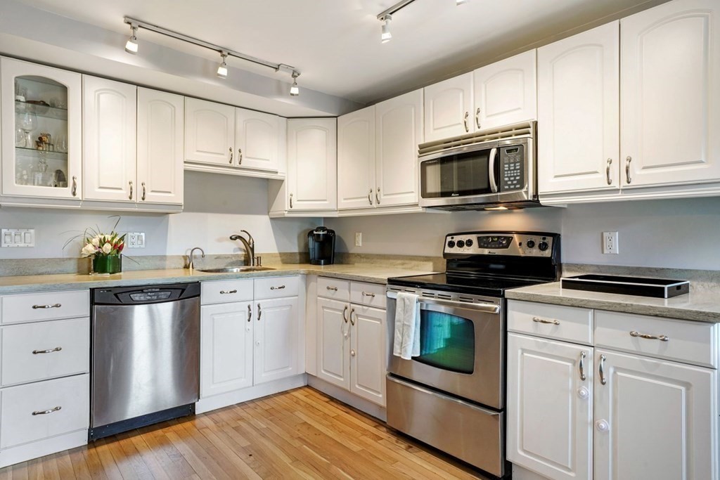 68 Russell Street, Unit 1 Boston, MA 02129 - Photo 4 of 10