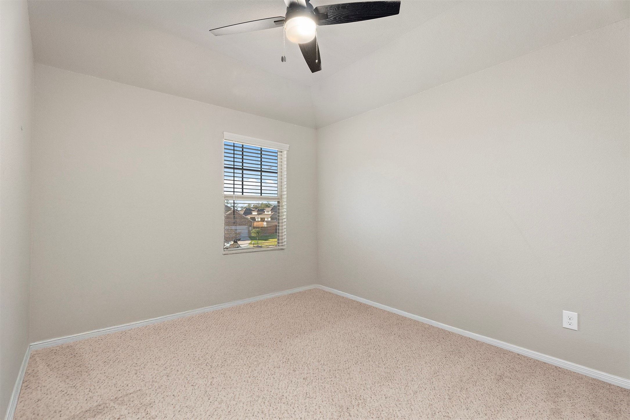 28109 Steepleridge Ct Spring Spring, TX 77386 - Photo 28 of 36 an empty room with a window