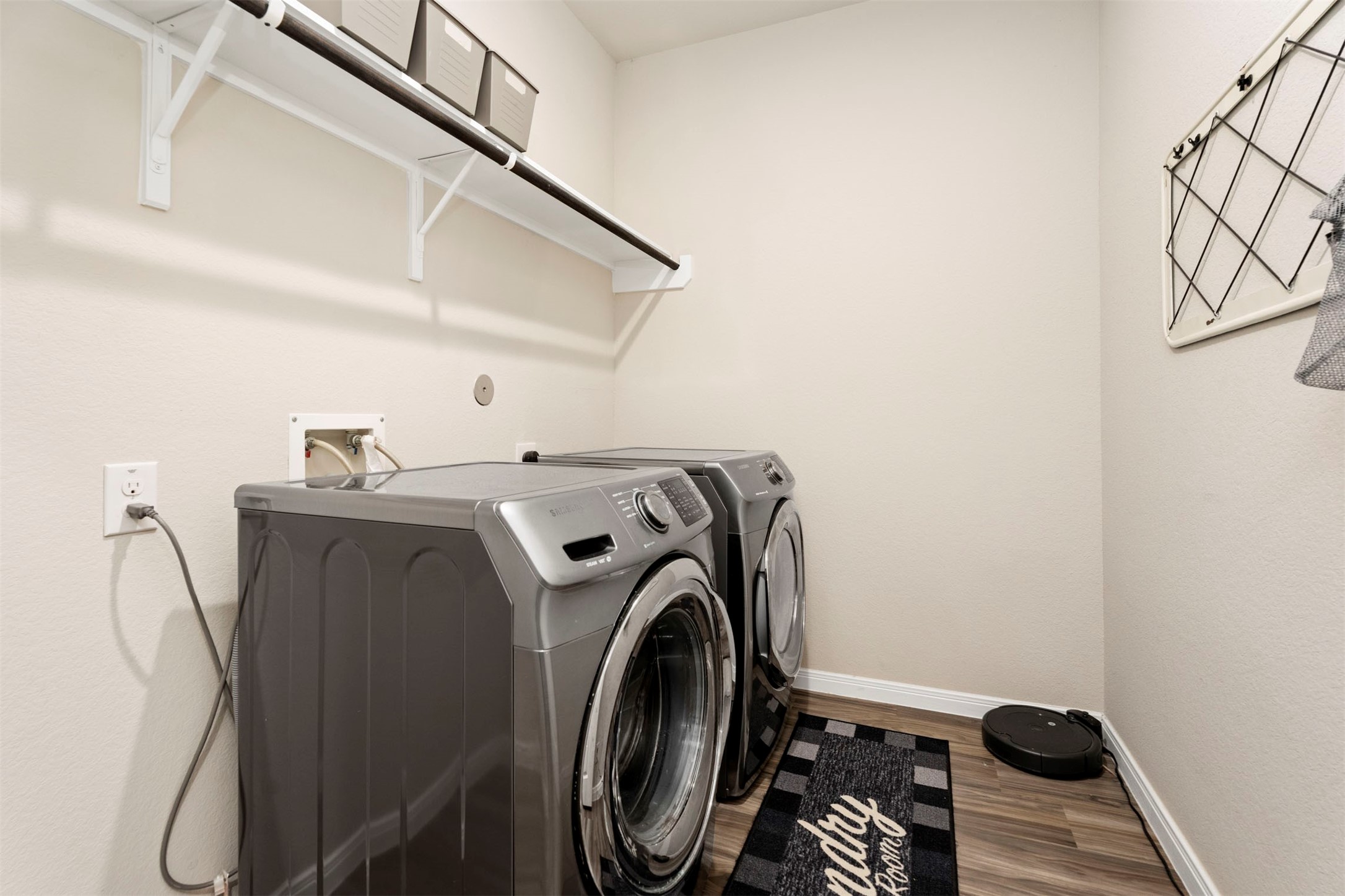 28109 Steepleridge Ct Spring Spring, TX 77386 - Photo 29 of 36 a utility room with dryer and washer