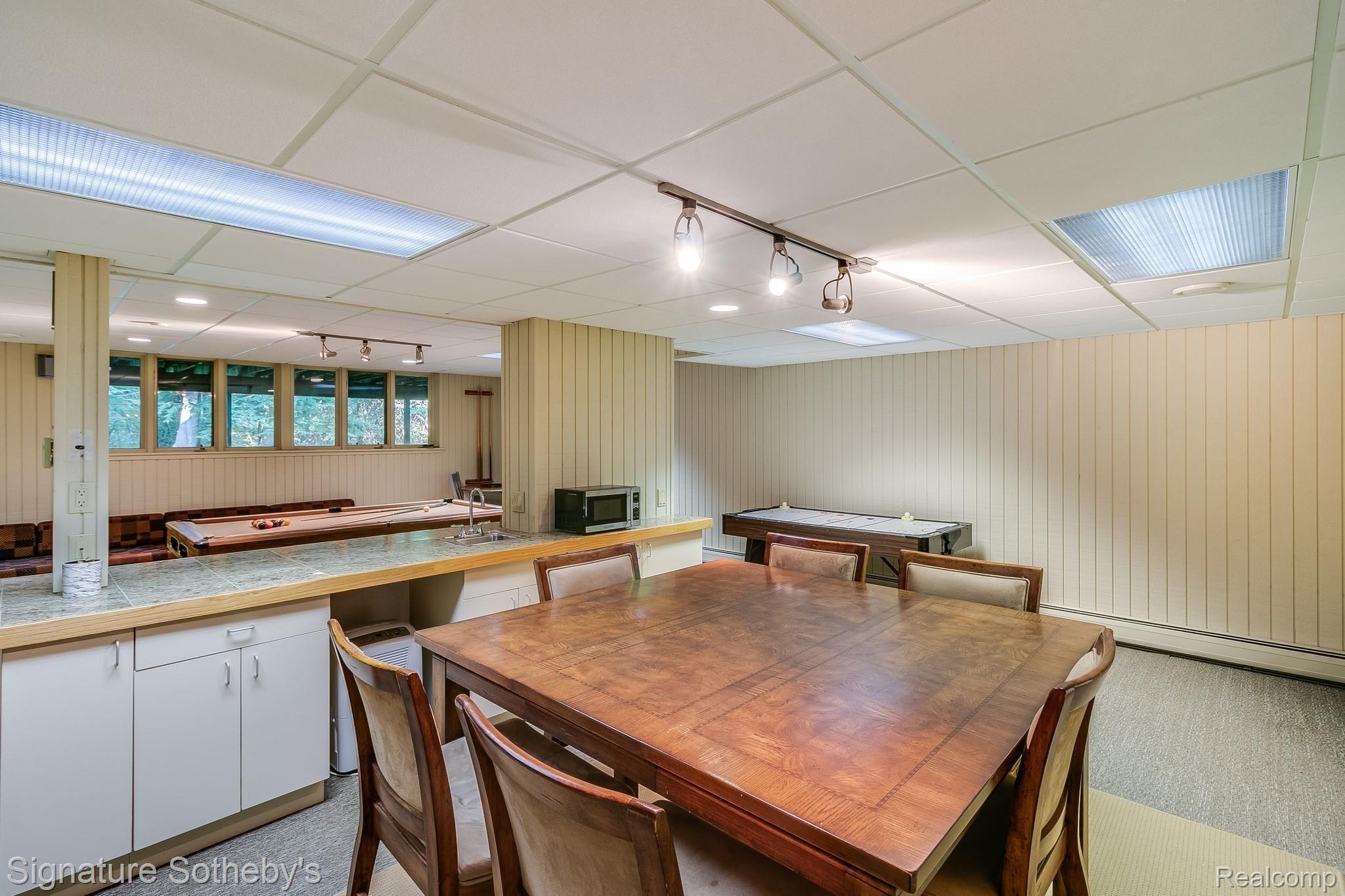 4737 Stoneleigh Road Bloomfield Hills, MI 48302 - Photo 37 of 46 IMG_0791.jpg