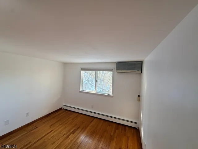 $2,200 | 237 Buena Vista Drive, Unit B, Ringwood, NJ 07456