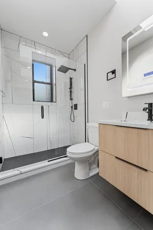 $5,500 | 7518 North Eastlake Terrace, Unit 2, Chicago, IL 60626