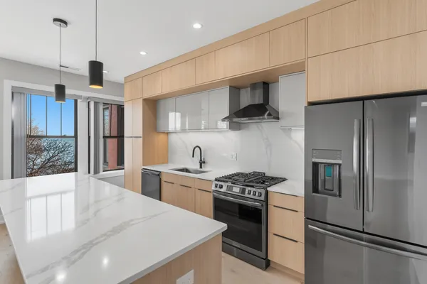 $5,500 | 7518 North Eastlake Terrace, Unit 2, Chicago, IL 60626