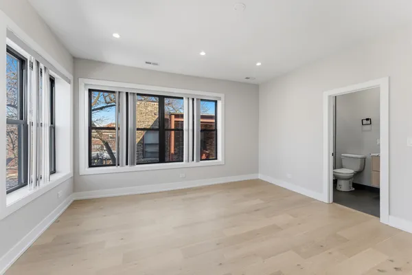 $5,500 | 7518 North Eastlake Terrace, Unit 2, Chicago, IL 60626