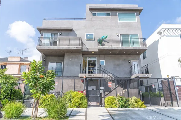 $3,600 | 1187 Crenshaw Boulevard, Unit 102, Los Angeles, CA 90019