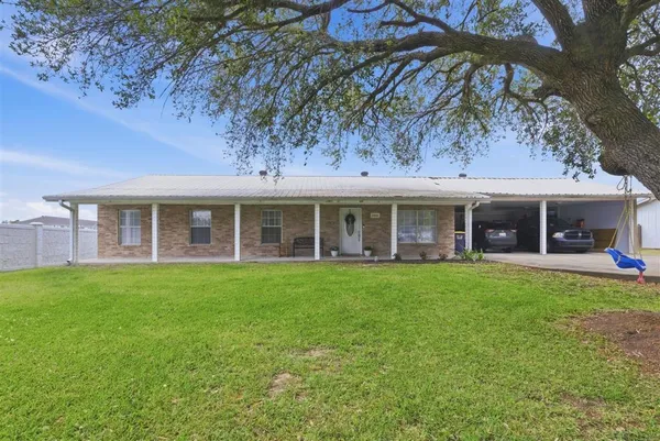 $219,000 | 1202 Highway 90, Iowa, LA 70647