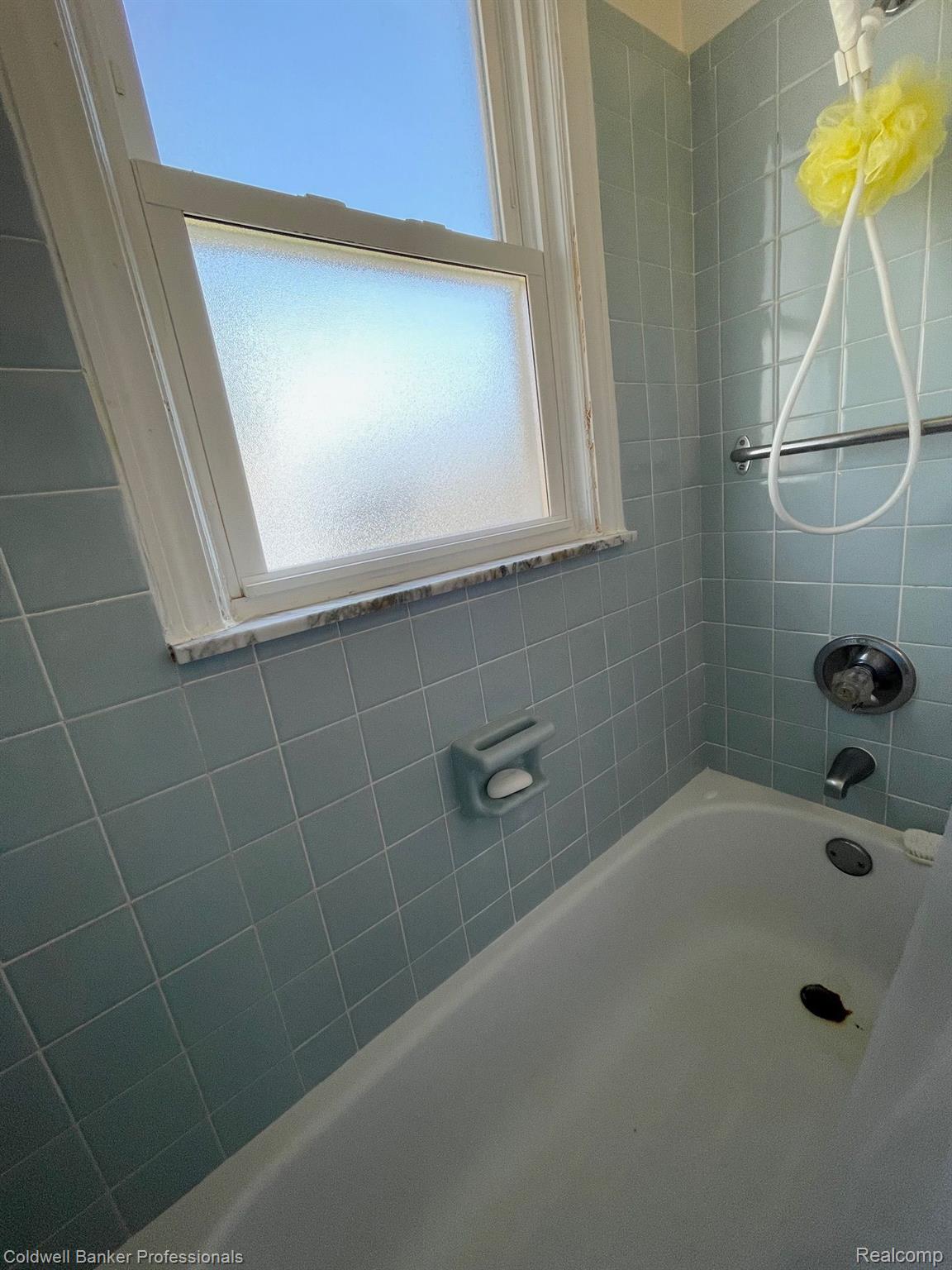2026 Martin Road Ferndale, MI 48220 - Photo 6 of 18 Gallery Image 6