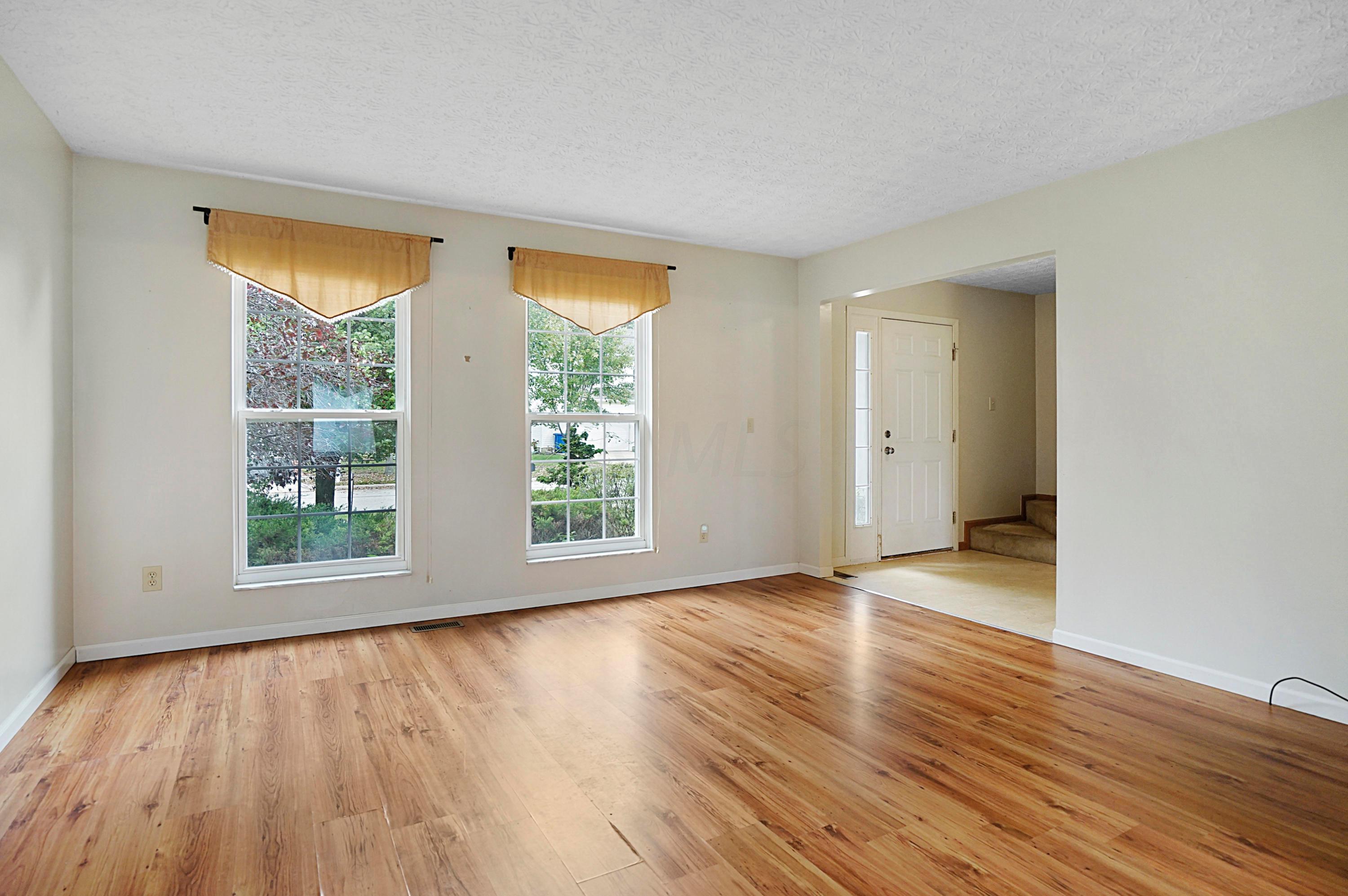 230 Lofton Circle Delaware, OH 43015 - Photo 7 of 34
