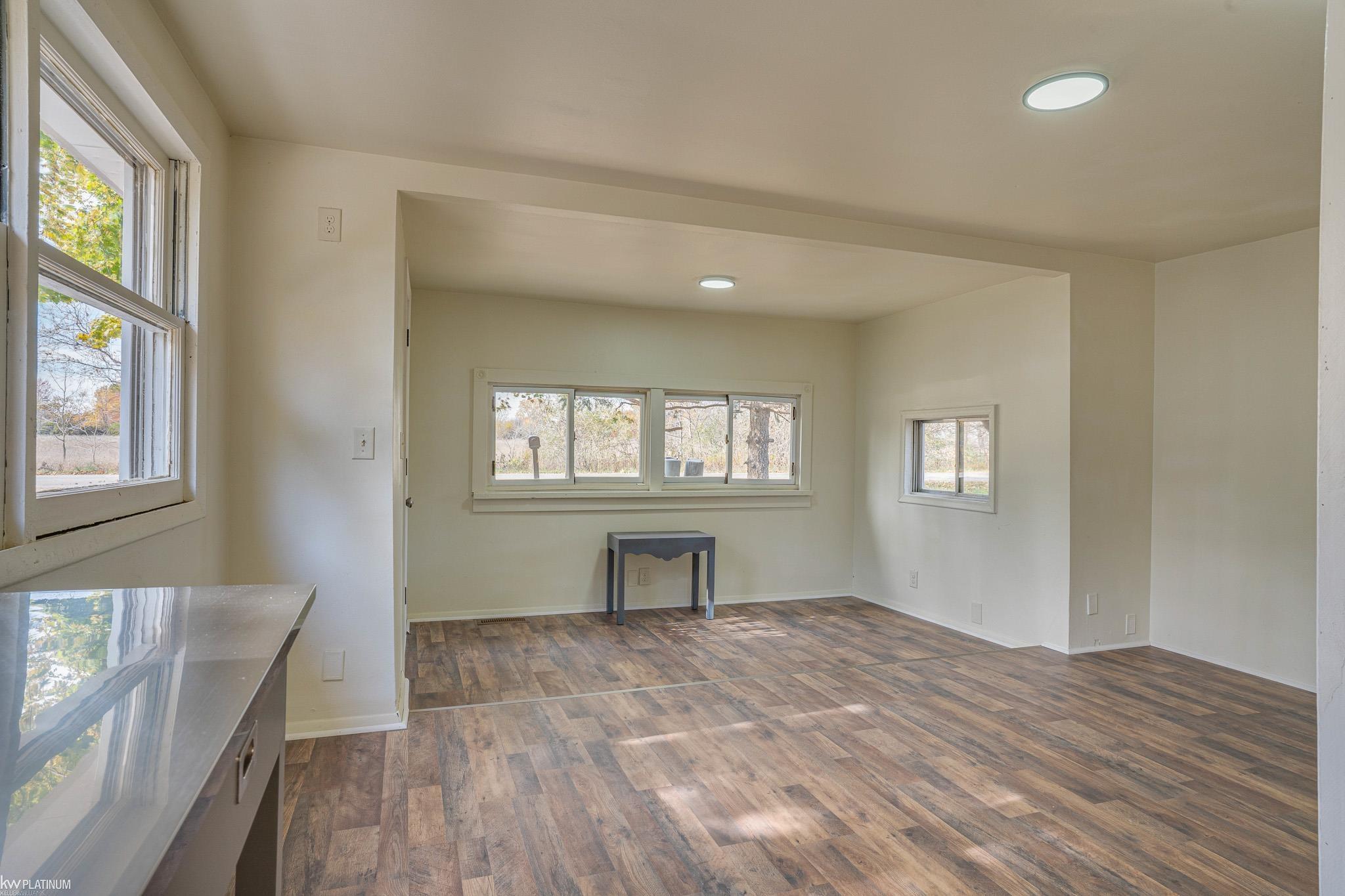 53920 Chesterfield Road New Baltimore, MI 48051 - Photo 9 of 26 50094280-8.JPG