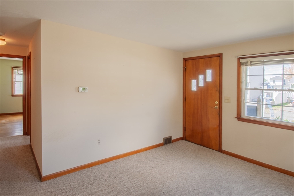17 Mc Bride Street Springfield, MA 01104 - Photo 14 of 32