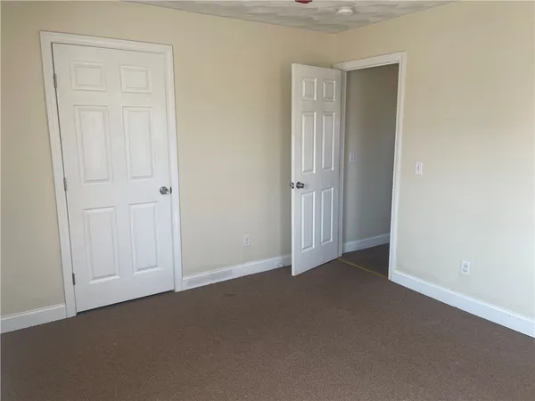 $1,800 | 585 Main Street, Unit 2B, East Greenwich, RI 02818