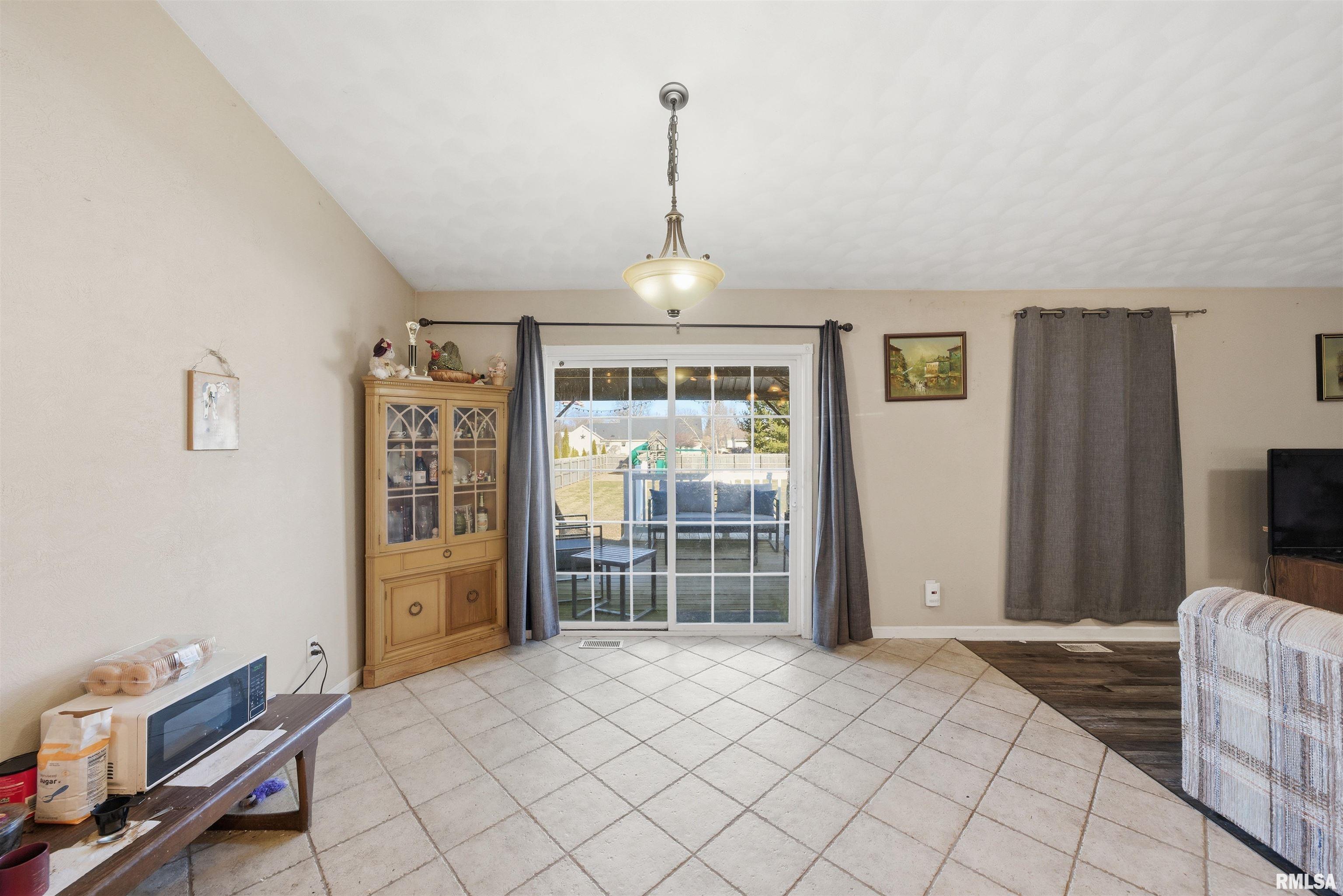 701 Buckhaven Street Pekin, IL 61554 - Photo 12 of 21