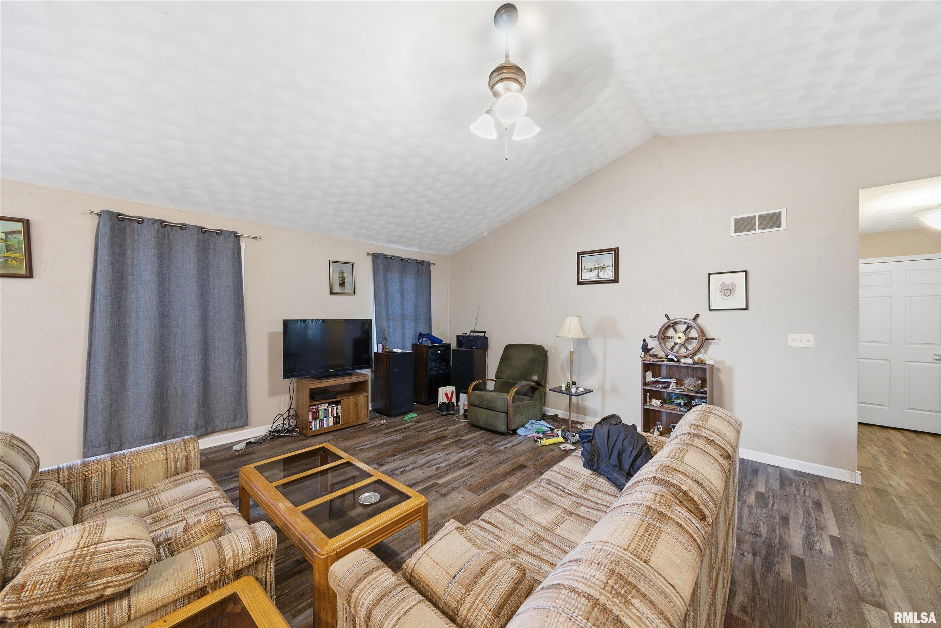 701 Buckhaven Street Pekin, IL 61554 - Photo 5 of 21