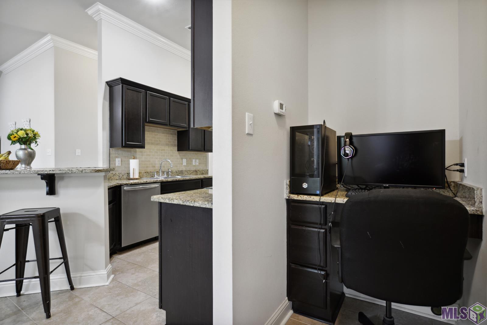 9426 Falling Oak Drive Baton Rouge, LA 70817 - Photo 13 of 25 Great office nook!