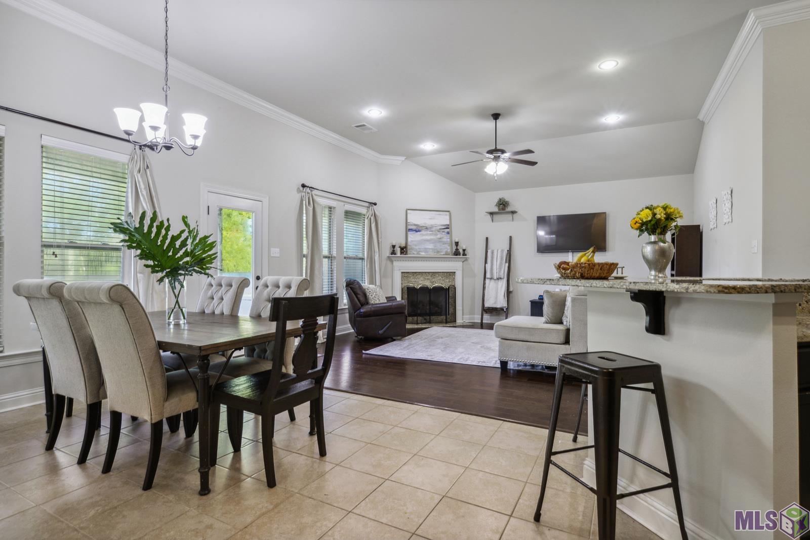 9426 Falling Oak Drive Baton Rouge, LA 70817 - Photo 10 of 25 Dining to Living view
