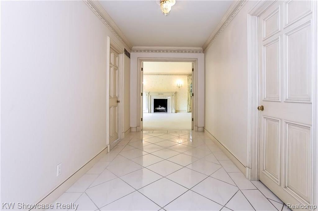 1900 East Valley Road Bloomfield Hills, MI 48304 - Photo 43 of 68