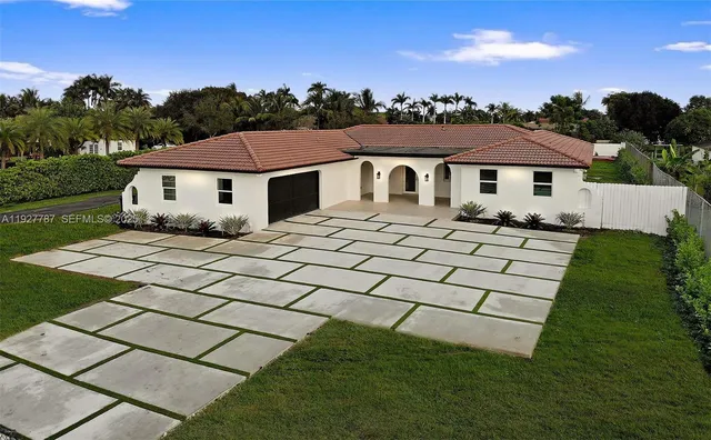 $3,300,000 | 3801 Southwest 132nd Avenue, Miami, FL 33175