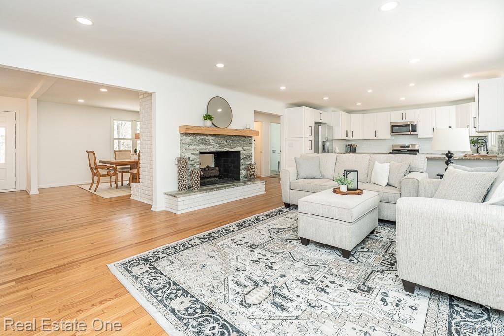 3210 Lake George Road Oakland, MI 48363 - Photo 5 of 22 Gallery Image 5
